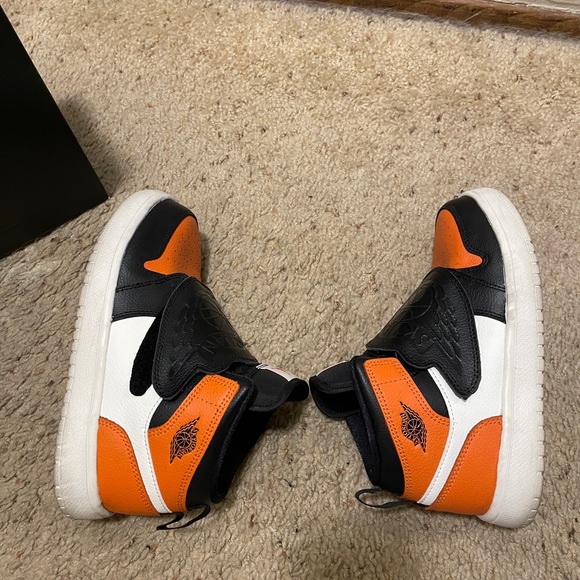 Sky Jordan 1(PS) Shattered Backboard - Picture 4 of 7